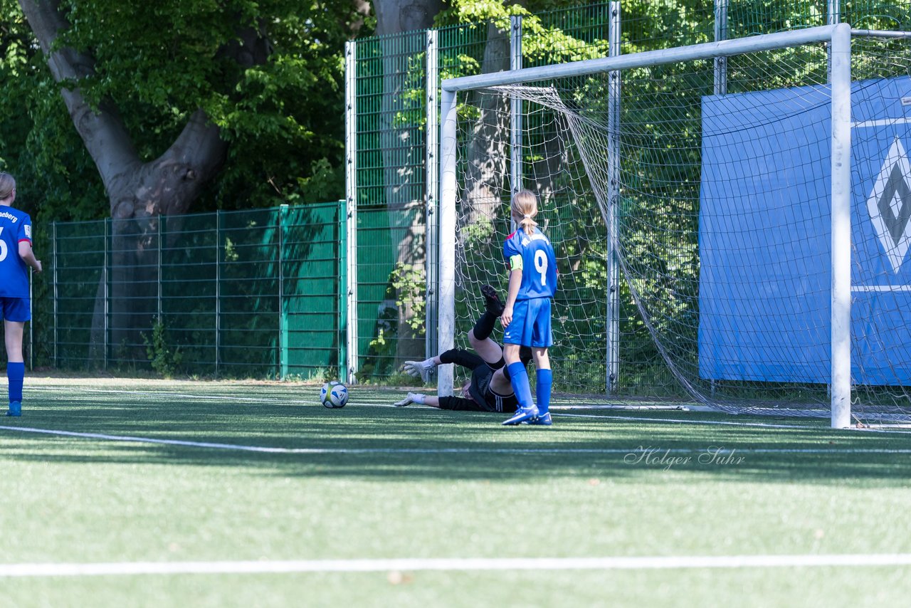 Bild 91 - wCJ Hamburger SV - VfL Pinneberg : Ergebnis: 9:0